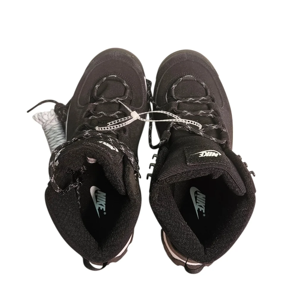 Nike Women's Black Sneakers